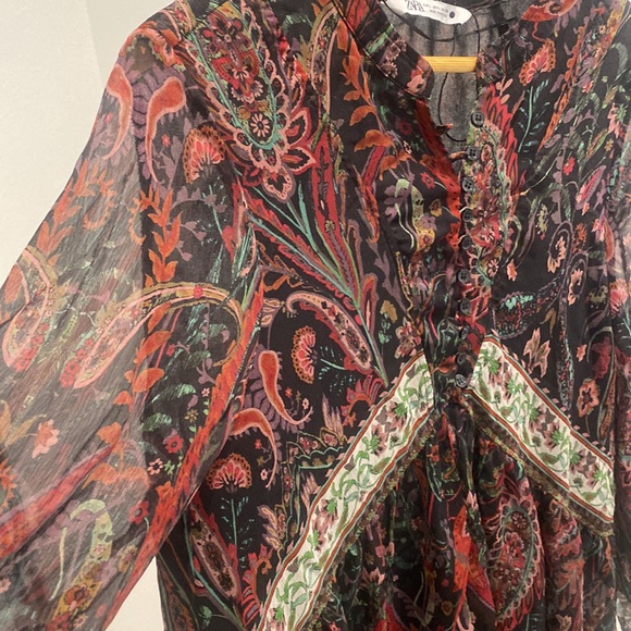 Brand: Zara; Size: Large; Color: black multi color / pattern (red, pink, green) - Picture 4 of 6